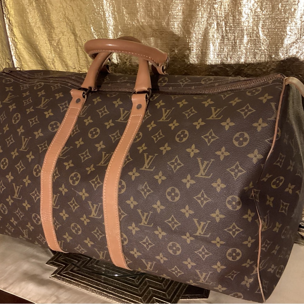 Louis Vuitton monogram keepall 55
Approx W55cmxH27cmxD25cm
Like new